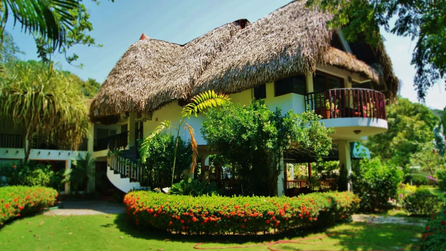 Casa Guardia Beach Resort